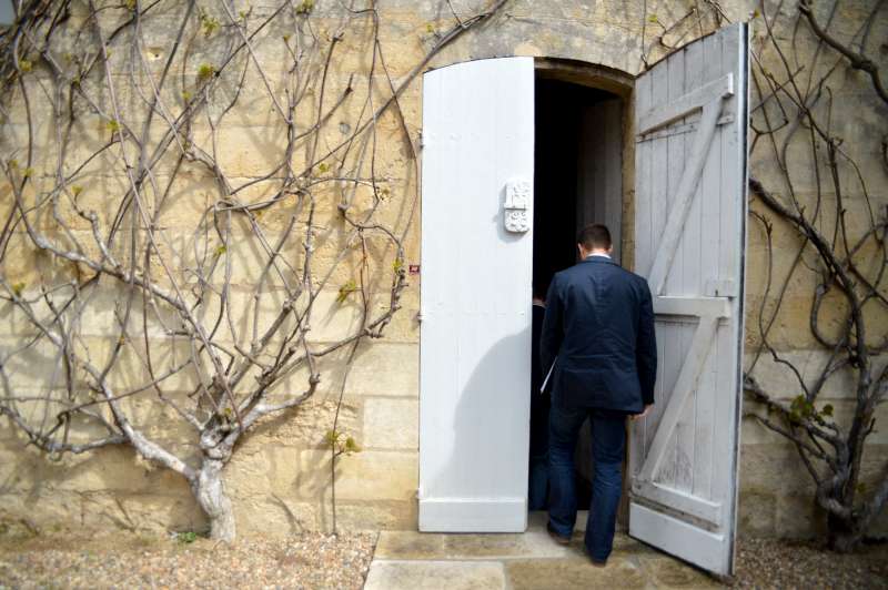 The understated entrance at Tertre Roteboeuf